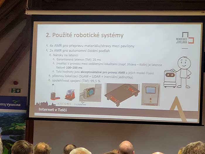 Robotický čistič v Jihlavské nemocnici a radar v mobilu. Seminář Internet v Telči nabídl zajímavá témata